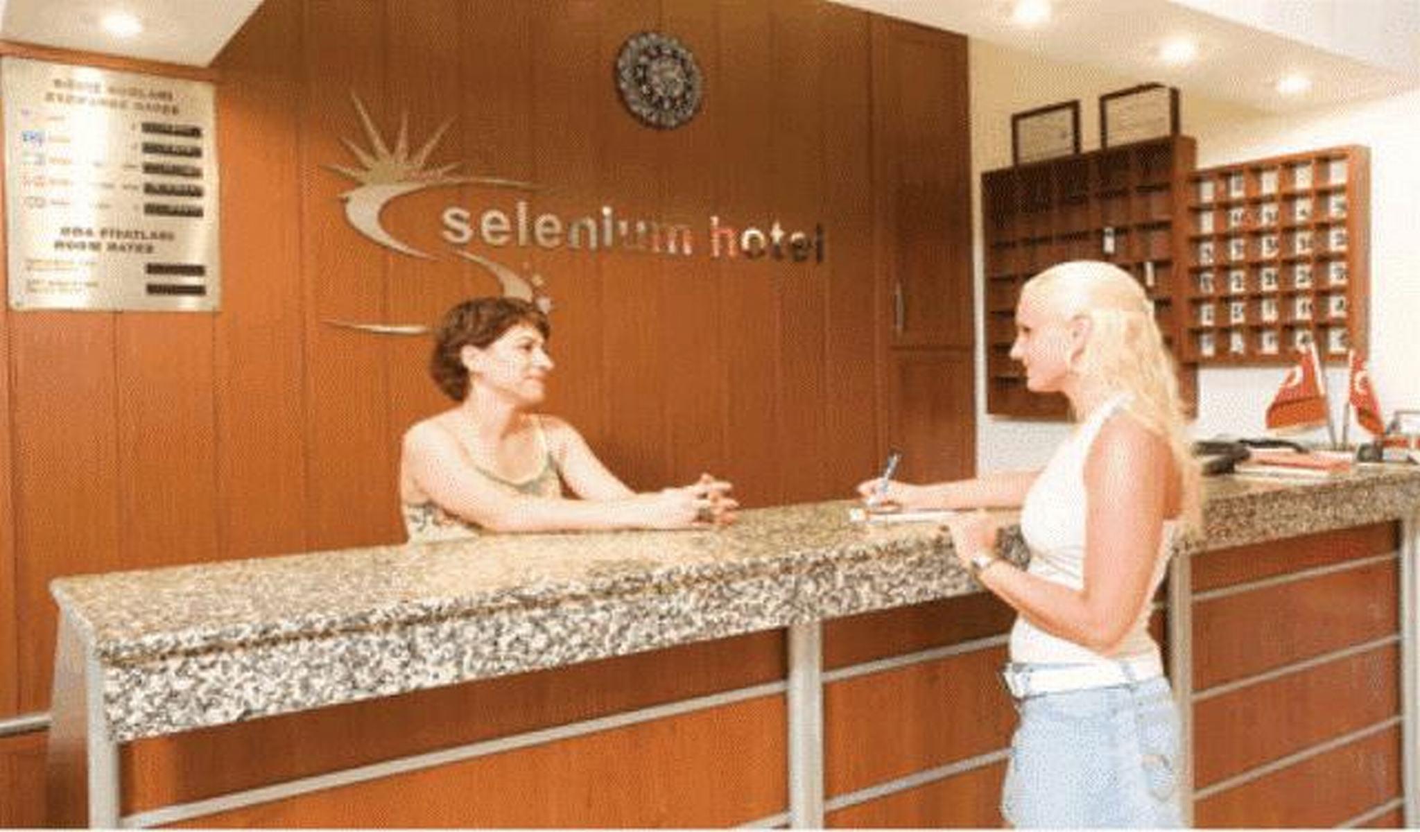 Selenium Hotel Sidé Extérieur photo